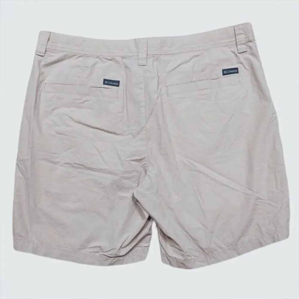 Columbia Chino Shorts Hiking Casual‎ Outdoor Tan Mens 36